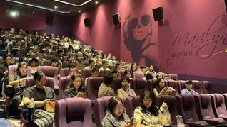 家国同庆月满时，光影传情暖人心...
